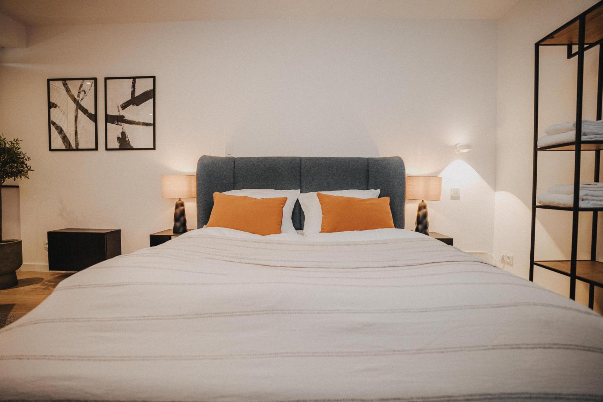 Downtown Apartment Mit Luxusbad Am Hafen Nur 5 Minuten Zu Fuss In Die Innenstadt Und Zum Bahnhof! أولدنبورغ المظهر الخارجي الصورة