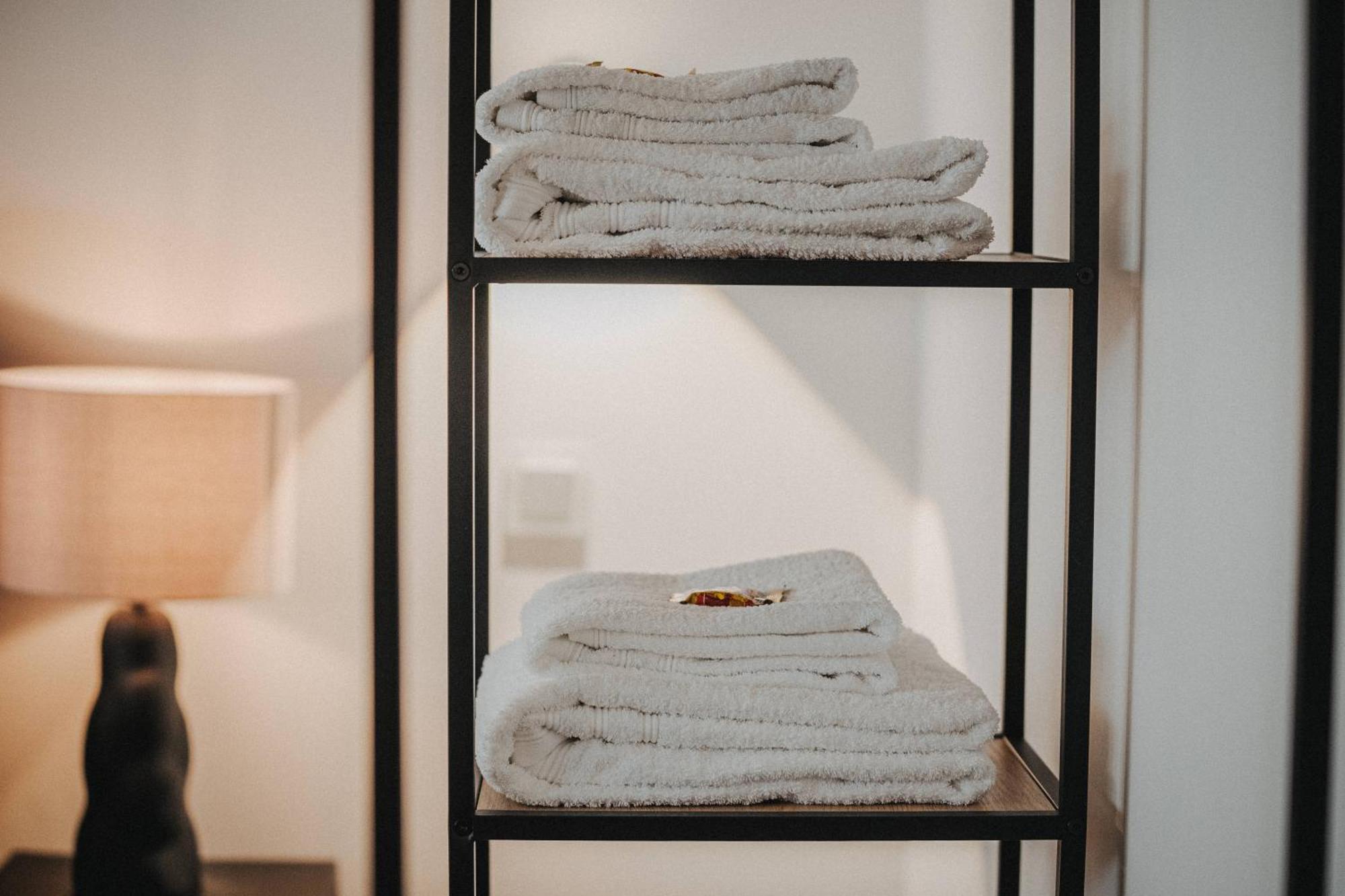 Downtown Apartment Mit Luxusbad Am Hafen Nur 5 Minuten Zu Fuss In Die Innenstadt Und Zum Bahnhof! أولدنبورغ المظهر الخارجي الصورة